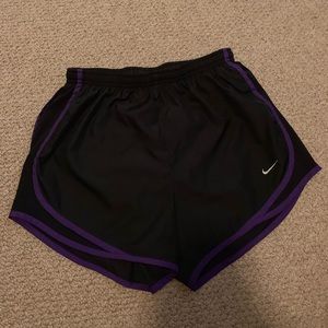 Nike Women’s Tempo Shorts small purple & black